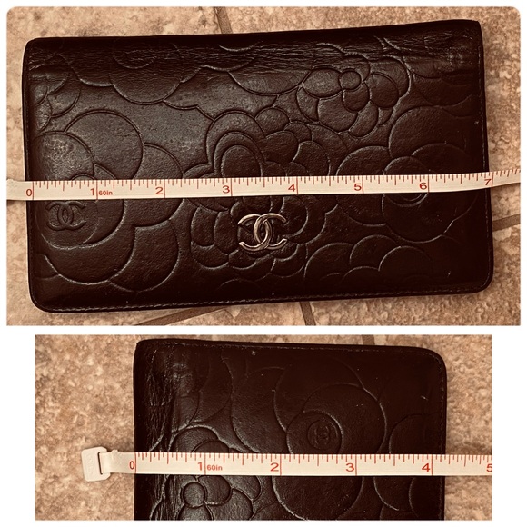 Authentic Chanel camellia, black leather wallet - Picture 11 of 13